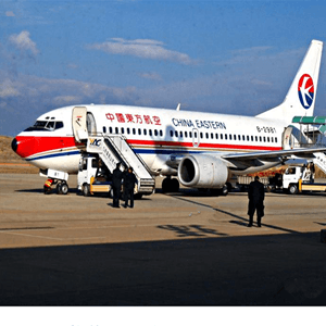 阿克苏红旗坡机场快递航空快运业稳步发展的原因是什么？